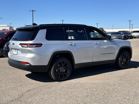 New 2025 Jeep Grand Cherokee L Limited AWD/4WD image 4