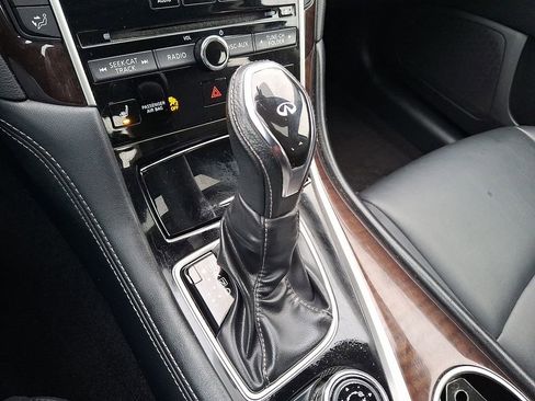 Used 2018 INFINITI Q50 Luxe w/ Essential Package (3.0T Luxe) image 4