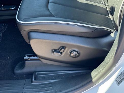 New 2026 Chrysler Pacifica Limited w/ S Appearance Package image 15