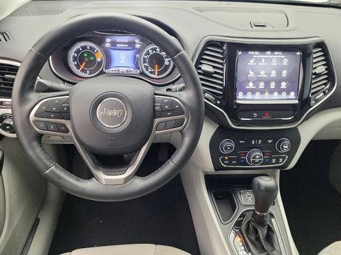 Used 2019 Jeep Cherokee Limited FWD image 22