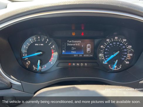 Used 2016 Ford Fusion SE FWD image 16