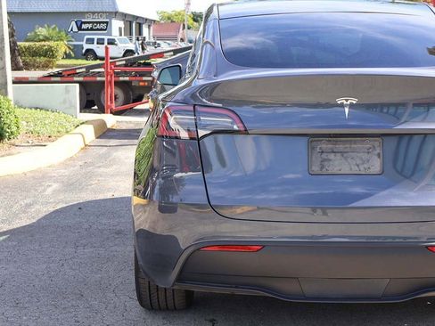 Used 2023 Tesla Model Y Long Range image 15