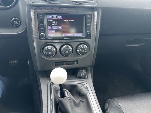 Used 2014 Dodge Challenger R/T RWD image 15