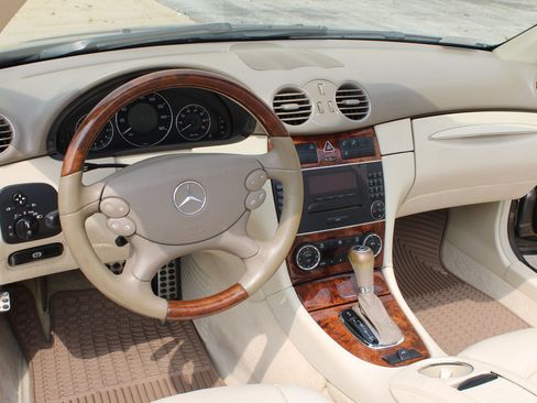 Used 2008 Mercedes-Benz CLK 350 Cabriolet image 16