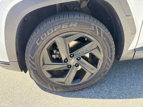 Used 2022 Hyundai Tucson Limited AWD/4WD image 19