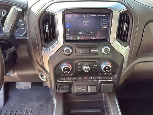 Used 2021 GMC Sierra 1500 SLT AWD/4WD image 24