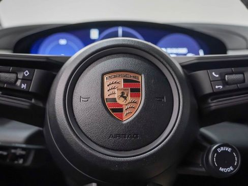 Certified 2025 Porsche Macan 4S Electric image 28