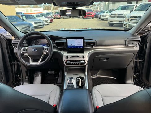 Used 2021 Ford Explorer XLT w/ Equipment Group 202A image 24