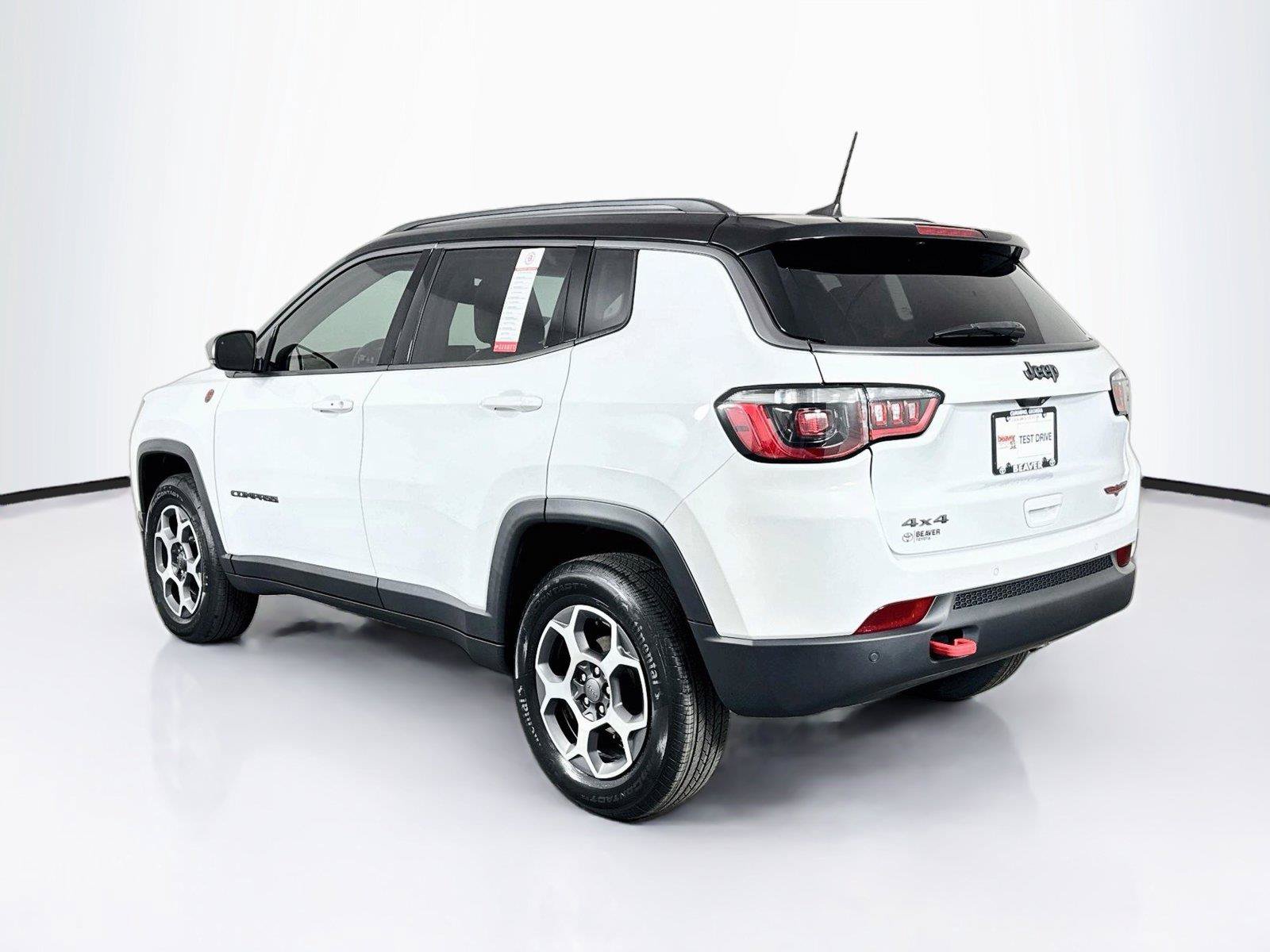 Used 2022 Jeep Compass Trailhawk w/ Sun and Sound Group AWD/4WD image 11