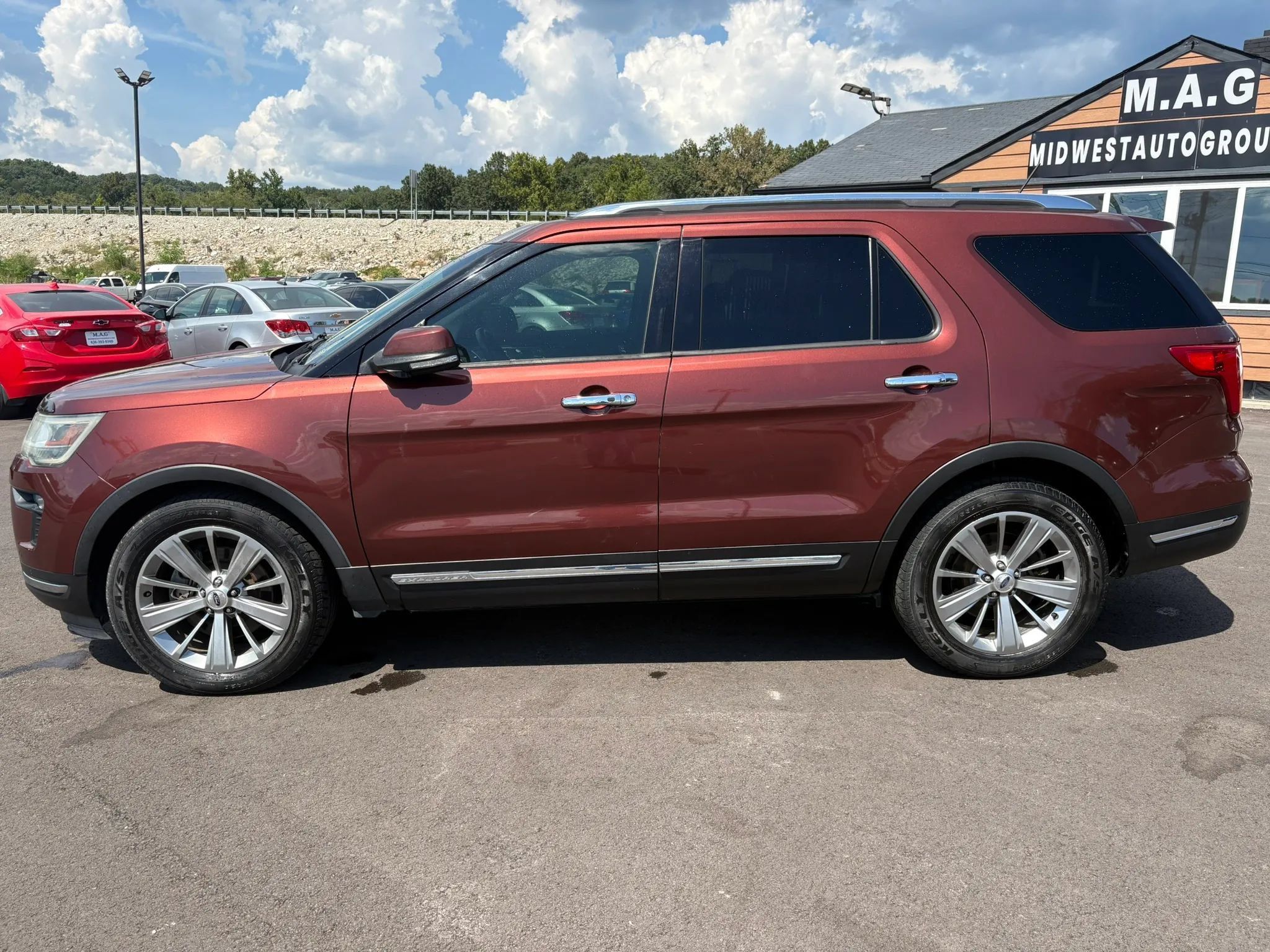 Used 2018 Ford Explorer Limited FWD image 3