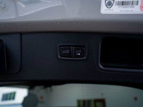 Used 2020 Porsche Macan image 53