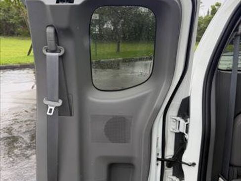 Used 2018 Nissan Frontier S RWD image 17