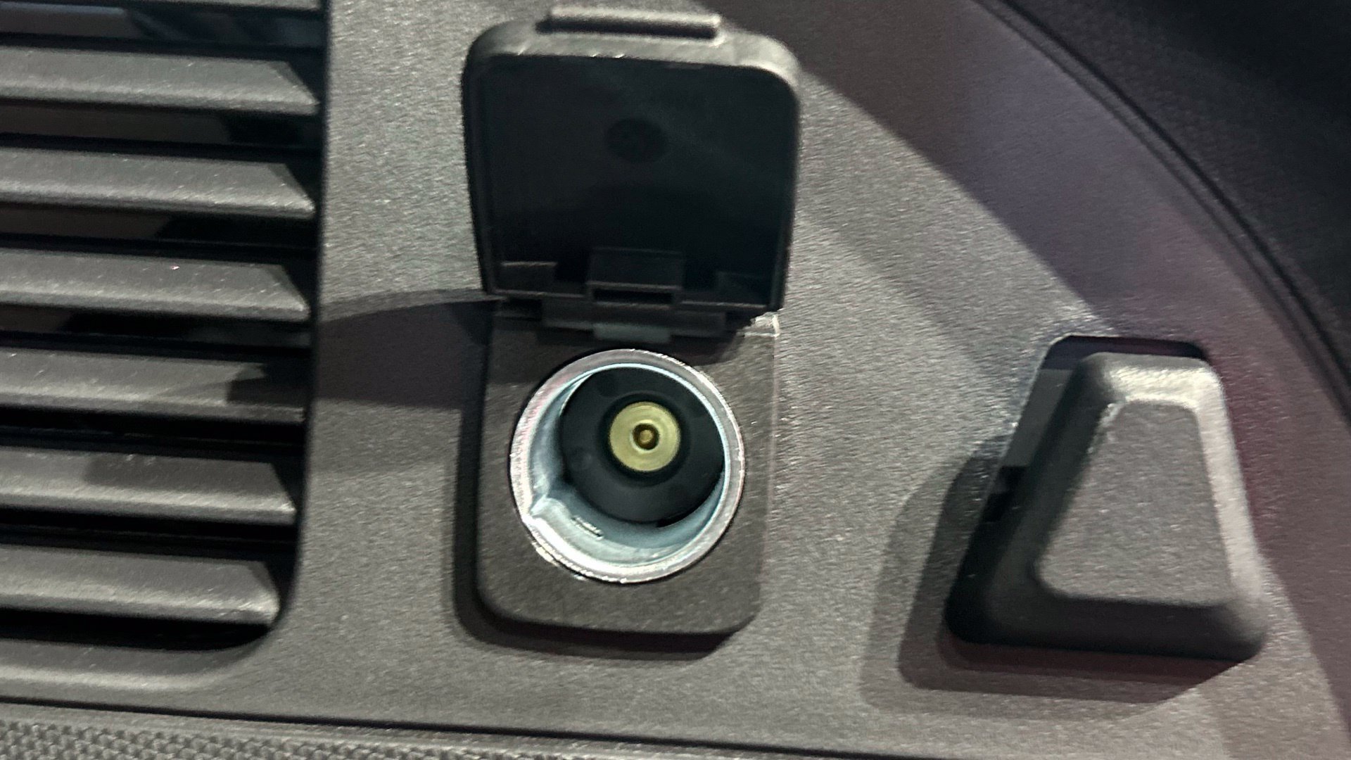 New 2025 Ford Mustang Mach-E Premium AWD/4WD image 33