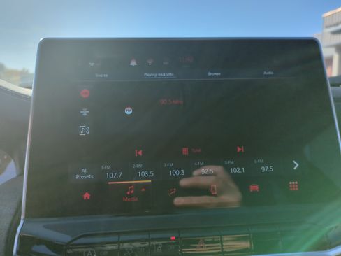 Used 2024 Jeep Compass Latitude image 17