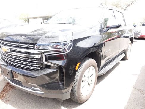 Used 2024 Chevrolet Suburban Premier AWD/4WD image 4
