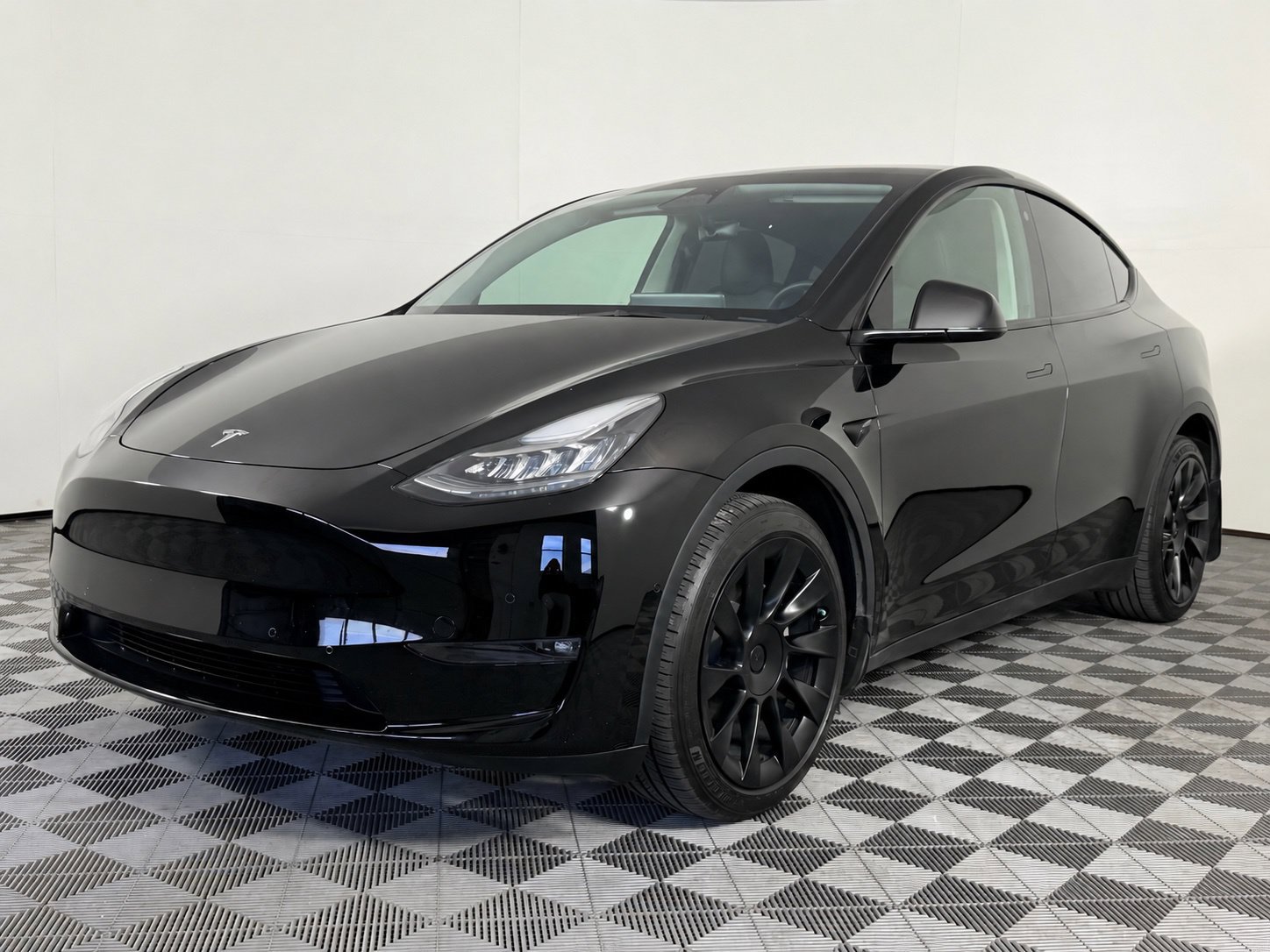 Used 2022 Tesla Model Y Long Range AWD/4WD image 4