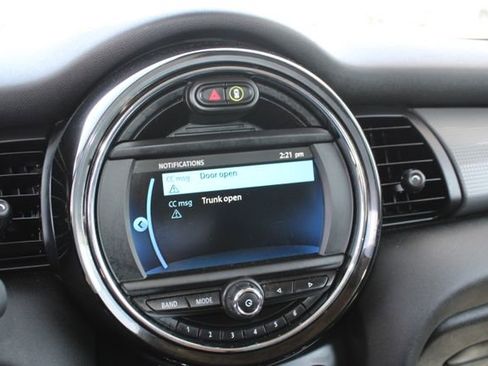 Used 2020 MINI Cooper 2-Door Hardtop FWD image 25