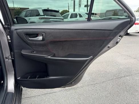Used 2015 Toyota Camry XSE w/ Moonroof Package FWD image 9