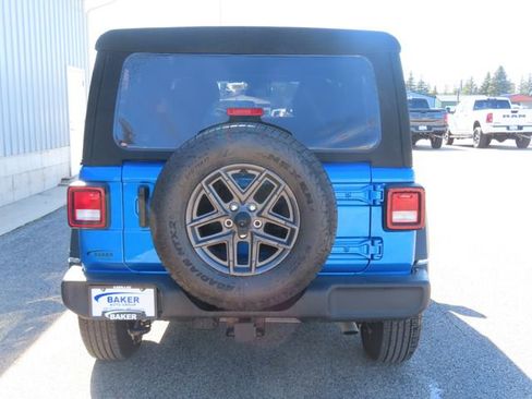 Used 2024 Jeep Wrangler Unlimited Sport AWD/4WD image 10