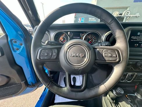 Used 2022 Jeep Wrangler Unlimited Sport AWD/4WD image 16