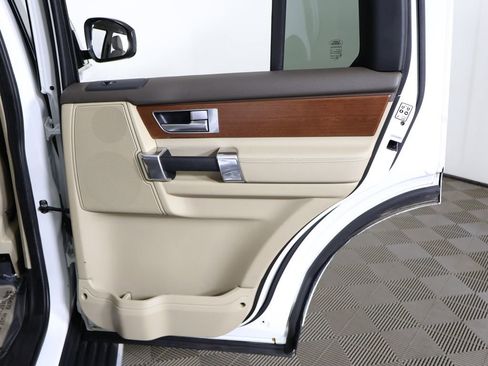 Used 2016 Land Rover LR4 HSE image 30