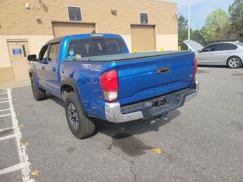 Used 2017 Toyota Tacoma TRD Off-Road w/ Tow Package image 4