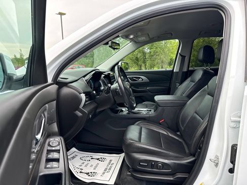 Used 2021 Chevrolet Traverse LT w/ LT Premium Package AWD/4WD image 26