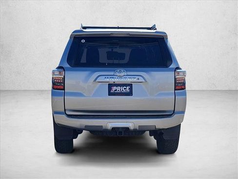 Used 2015 Toyota 4Runner SR5 image 7