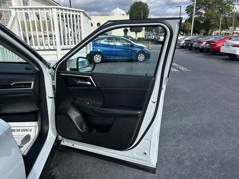 Used 2023 Mitsubishi Outlander SE FWD image 21