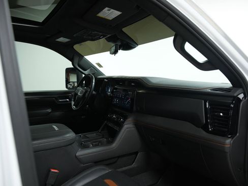 Used 2024 GMC Sierra 2500 AT4 w/ AT4 Premium Plus Package image 19