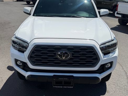 Used 2020 Toyota Tacoma TRD Off-Road w/ Technology Package AWD/4WD image 20
