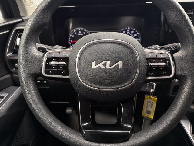 Certified 2023 Kia Sorento LX AWD/4WD image 16