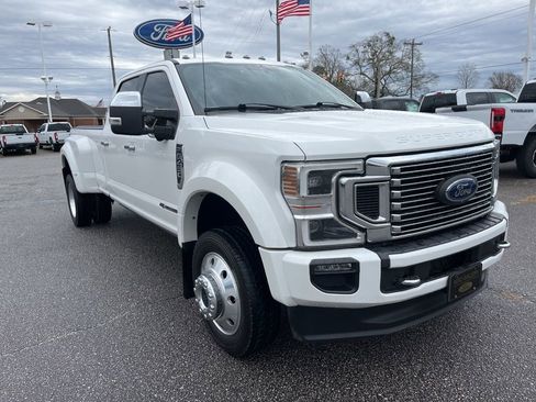 Used 2021 Ford F450 Platinum w/ FX4 Off-Road Package image 3
