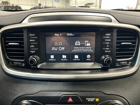 Used 2020 Kia Sorento LX FWD image 18