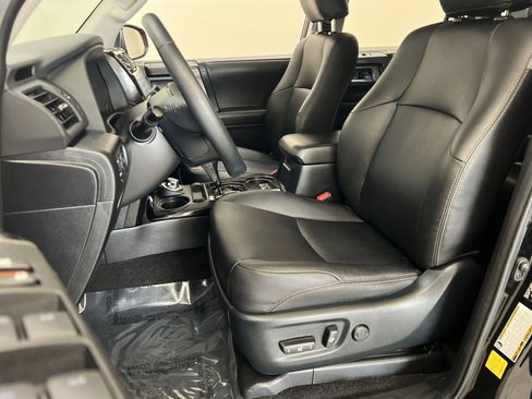 Used 2023 Toyota 4Runner 40th Anniversary SE AWD/4WD image 12