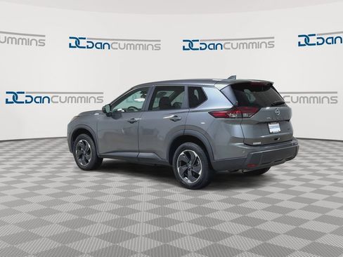 Used 2024 Nissan Rogue SV FWD image 6