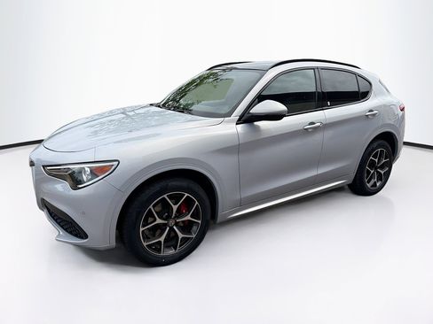 Used 2020 Alfa Romeo Stelvio Ti Sport w/ Quick Order Package 22S Sport AWD/4WD image 3