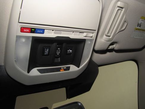 Used 2024 Subaru Forester Premium AWD/4WD image 8