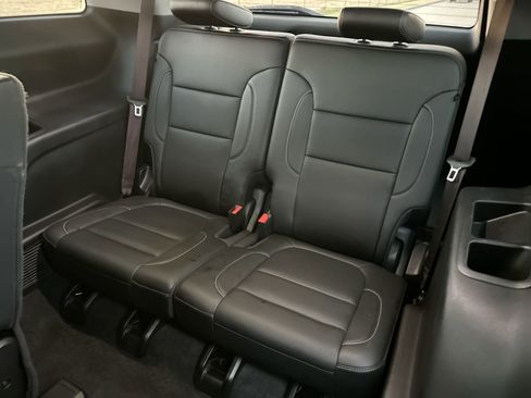 Used 2023 GMC Acadia SLT image 21