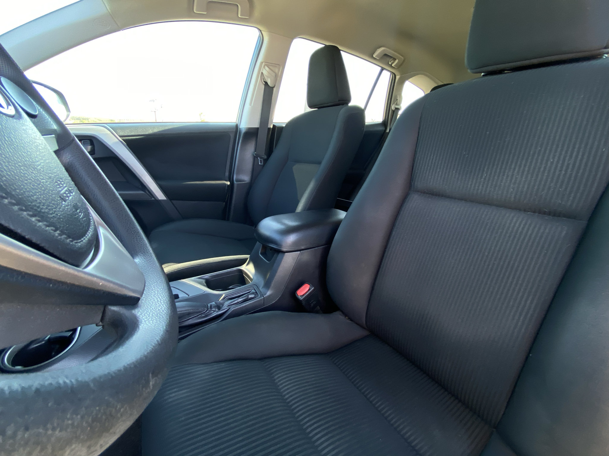 Used 2016 Toyota RAV4 LE FWD image 7