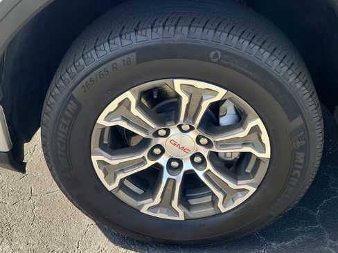 Used 2025 GMC Sierra 1500 SLT RWD image 9