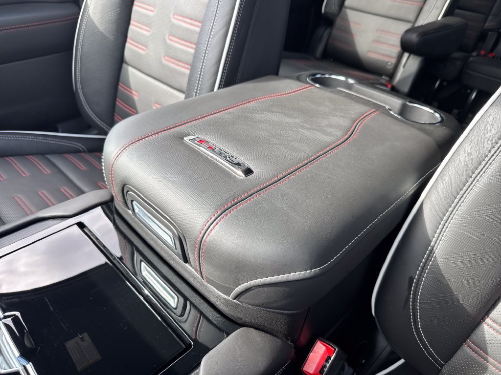 Used 2026 GMC Yukon XL AT4 Ultimate w/ LPO, Floor Liner Package AWD/4WD image 48