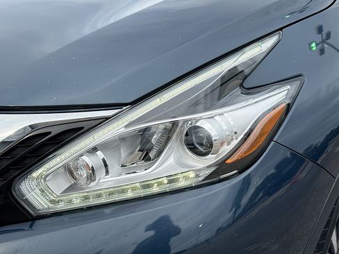 Used 2017 Nissan Murano Platinum w/ Platinum Technology Package FWD image 9