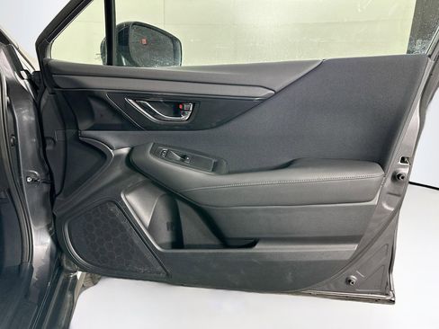 Used 2025 Subaru Outback Premium image 33