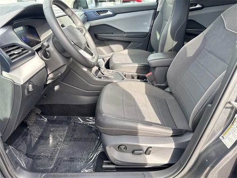 Certified 2023 Volkswagen Taos SE image 13