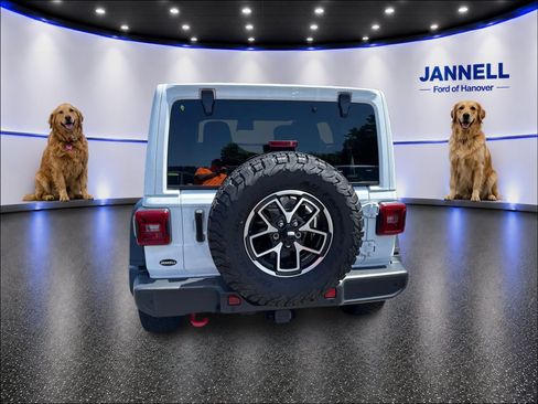 Used 2024 Jeep Wrangler Unlimited Rubicon w/ Technology Group AWD/4WD image 7