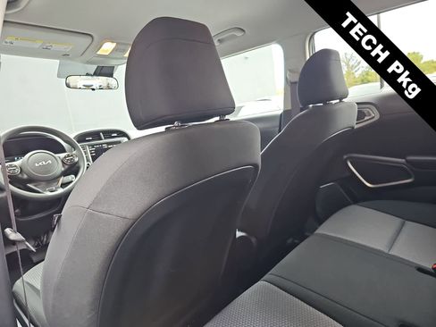 Used 2025 Kia Soul LX w/ LX Technology Package image 16