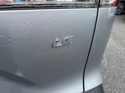 Used 2025 Toyota Corolla Cross LE FWD image 11