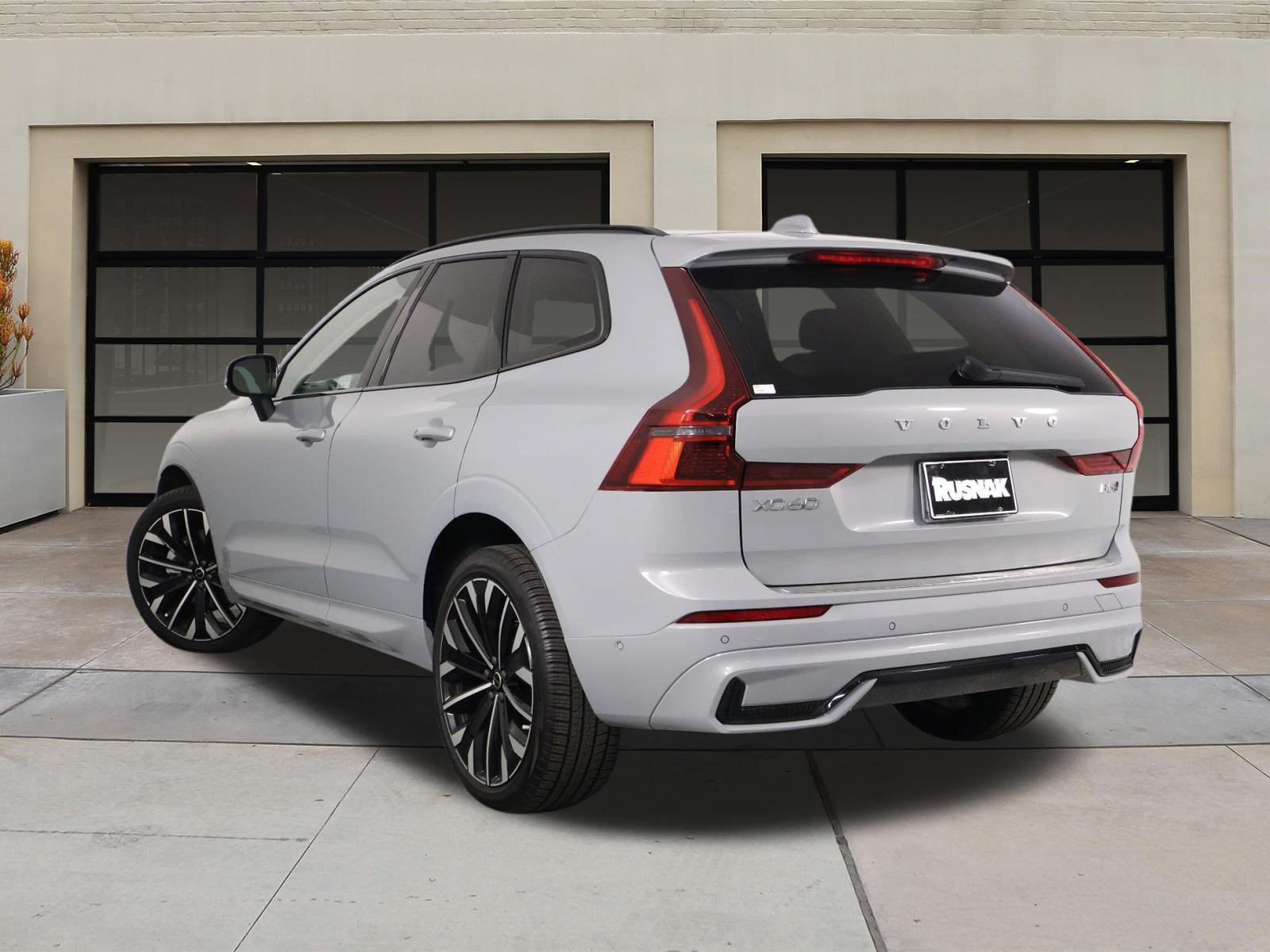 Used 2026 Volvo XC60 B5 Ultra w/ Protection Package Premier AWD/4WD image 2