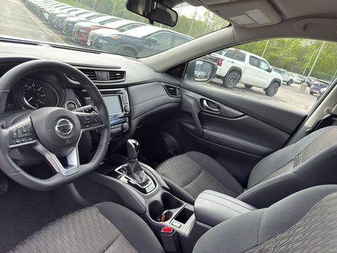 Used 2019 Nissan Rogue SV AWD/4WD image 25